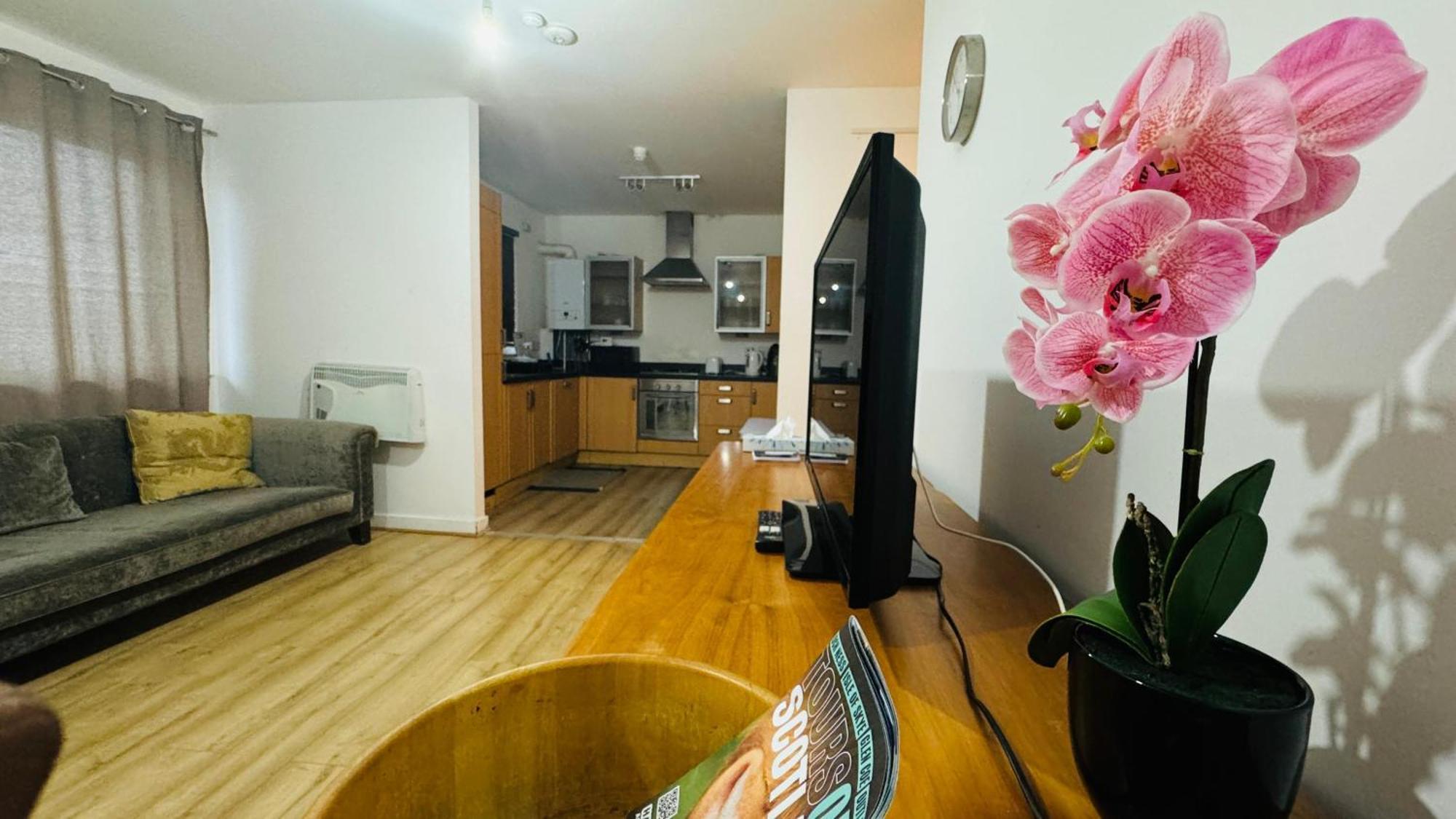Fabulous 1Bed 1Bath Ground Floor Shared Accommodation ,Only Double Room Edinburgh Exterior photo